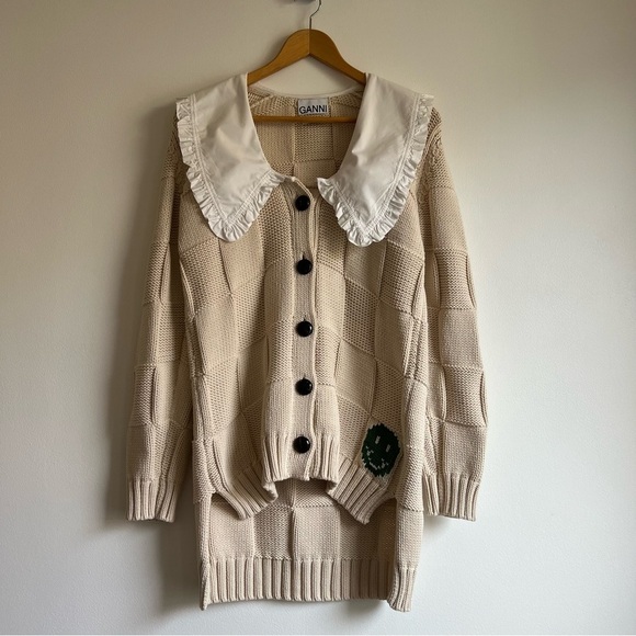 Ganni Smiley Poplin Collar Cardigan in Brazilian Sand - Picture 3 of 16